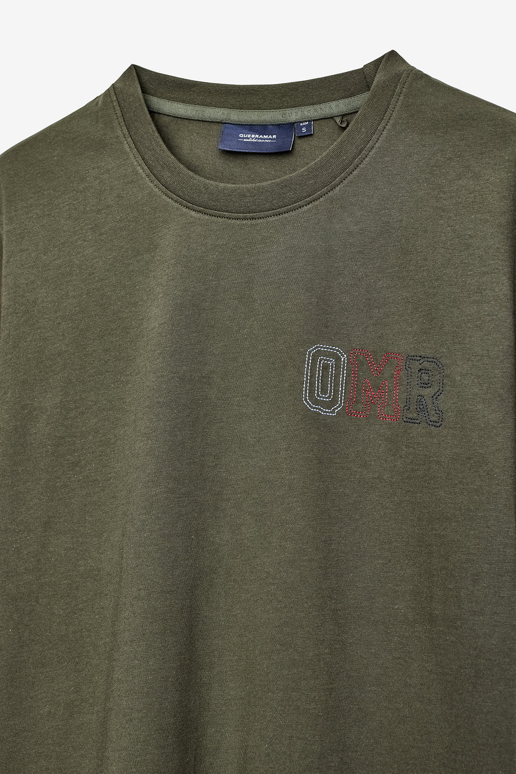 T-SHIRT COM BORDADO QMR