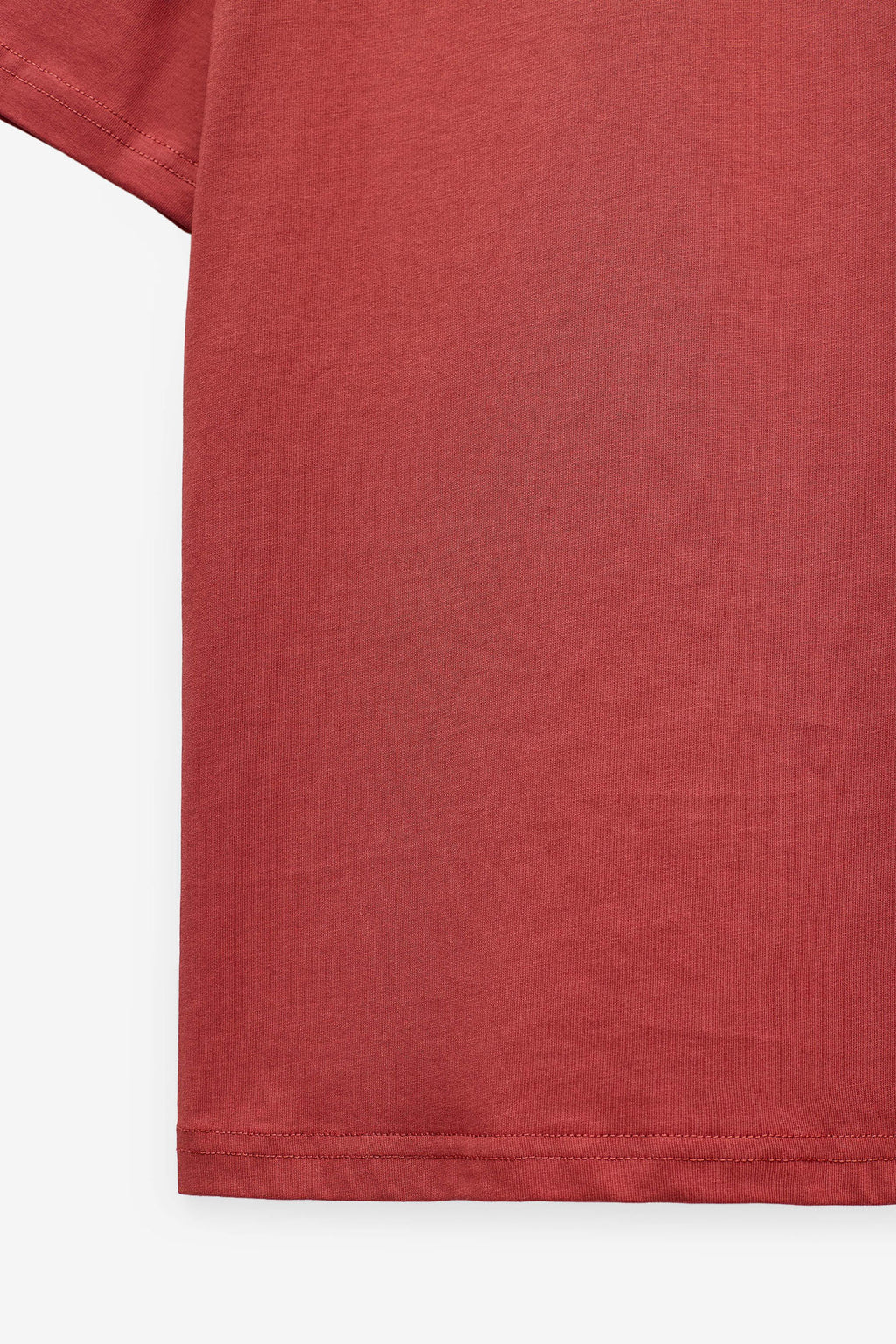 CAMISETA CON PARCHE