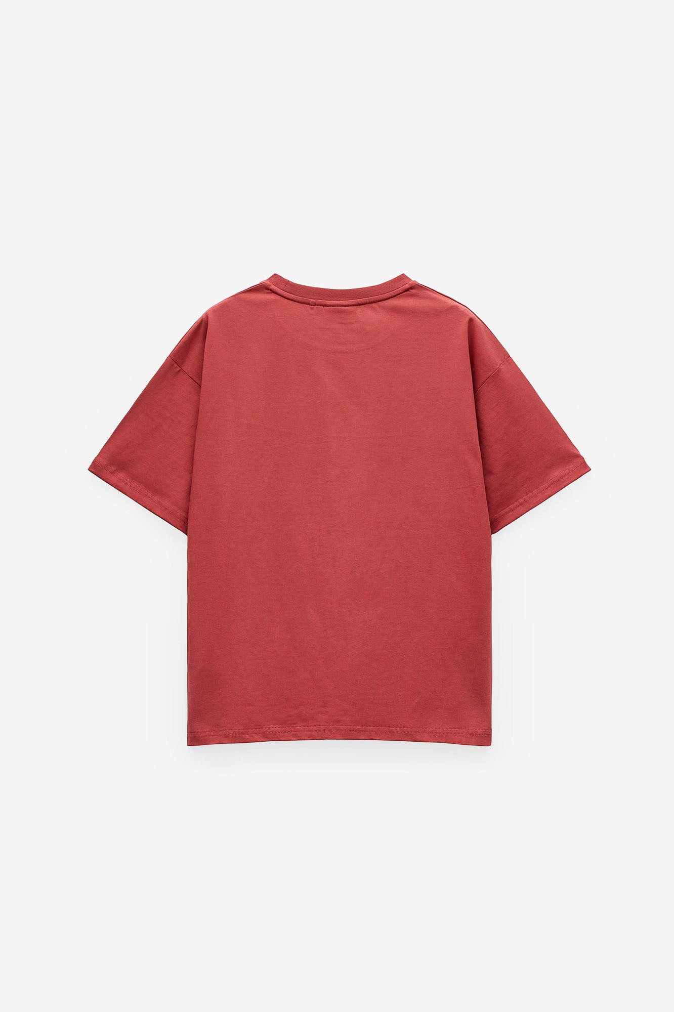 CAMISETA CON PARCHE
