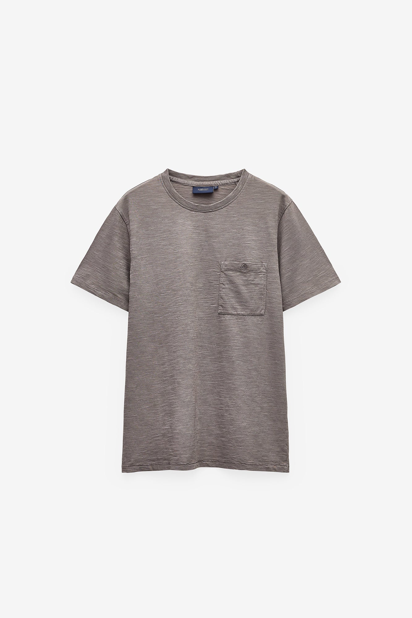 T-SHIRT EM SLUB LAVADA COM BOLSO