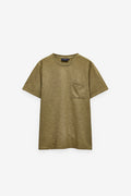 T-SHIRT EM SLUB LAVADA COM BOLSO