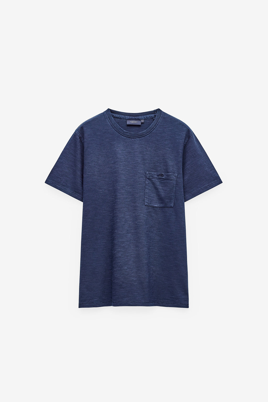 T-SHIRT EM SLUB LAVADA COM BOLSO