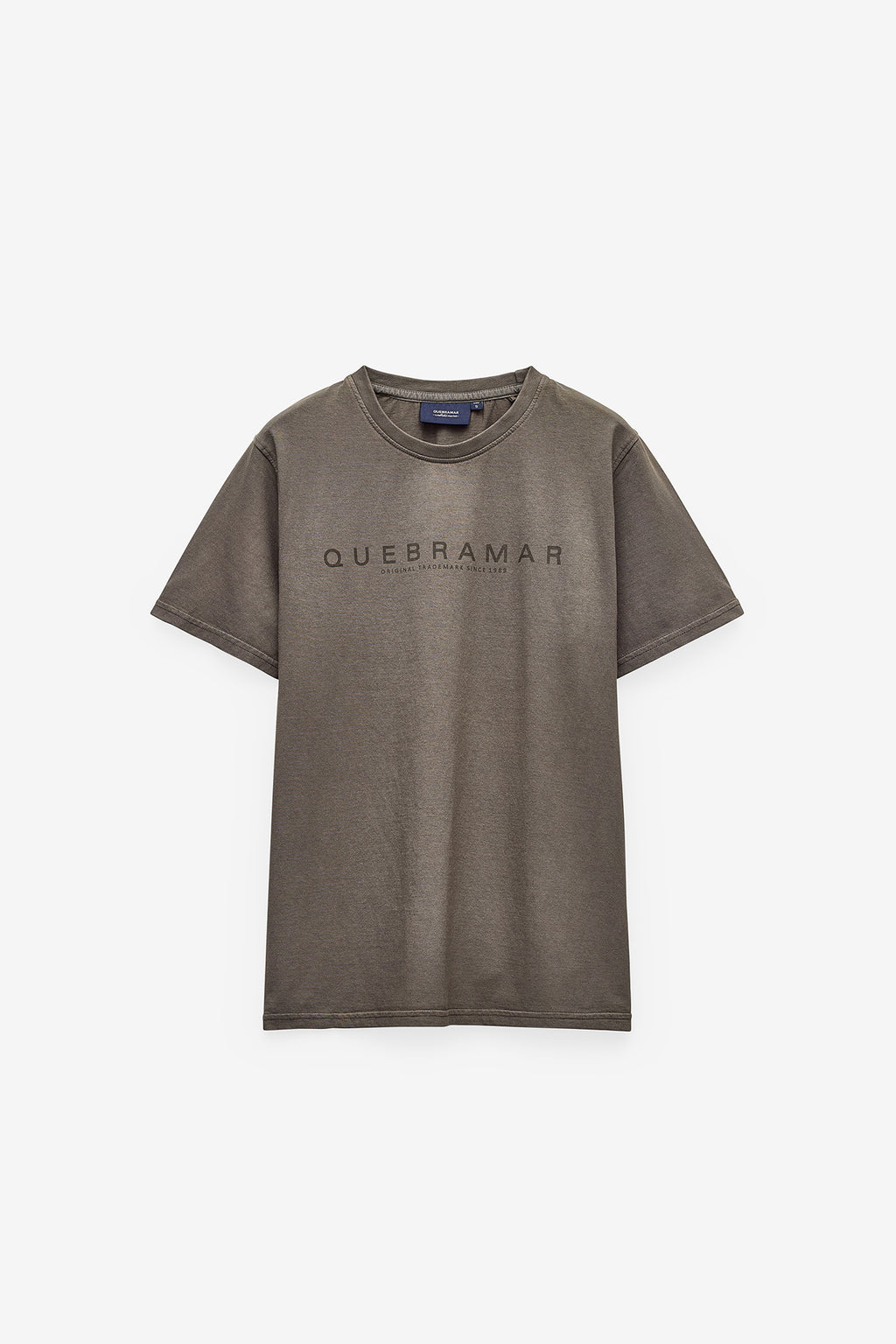 T-SHIRT COM PRINT QUEBRAMAR AO TOM