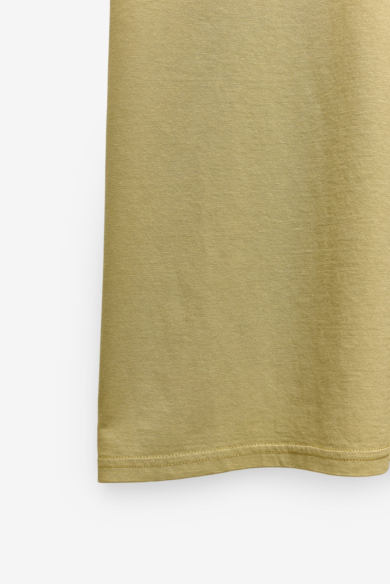 T-SHIRT COM PRINT QUEBRAMAR AO TOM