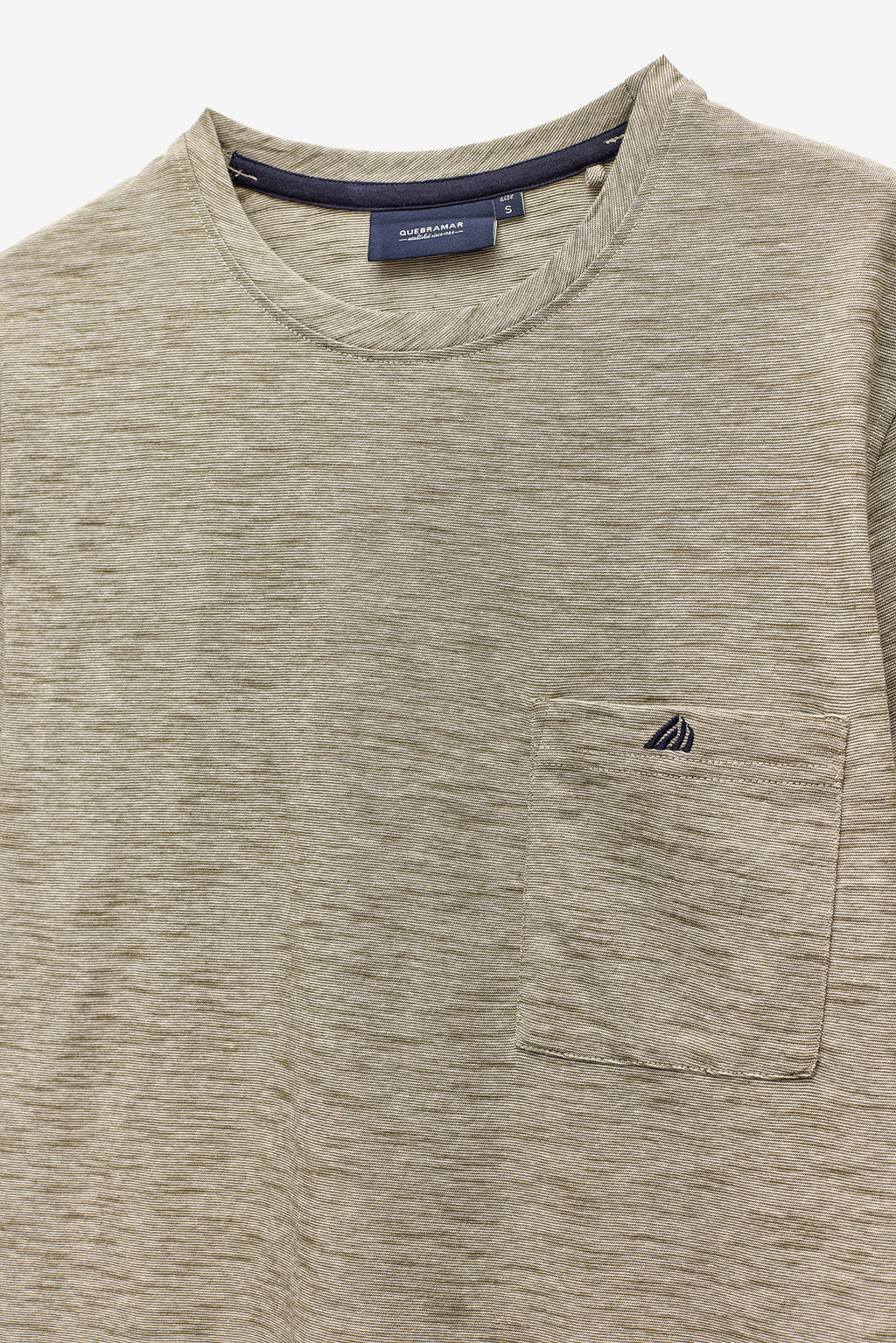 CAMISETA DE MICRORAYAS CON BOLSILLO