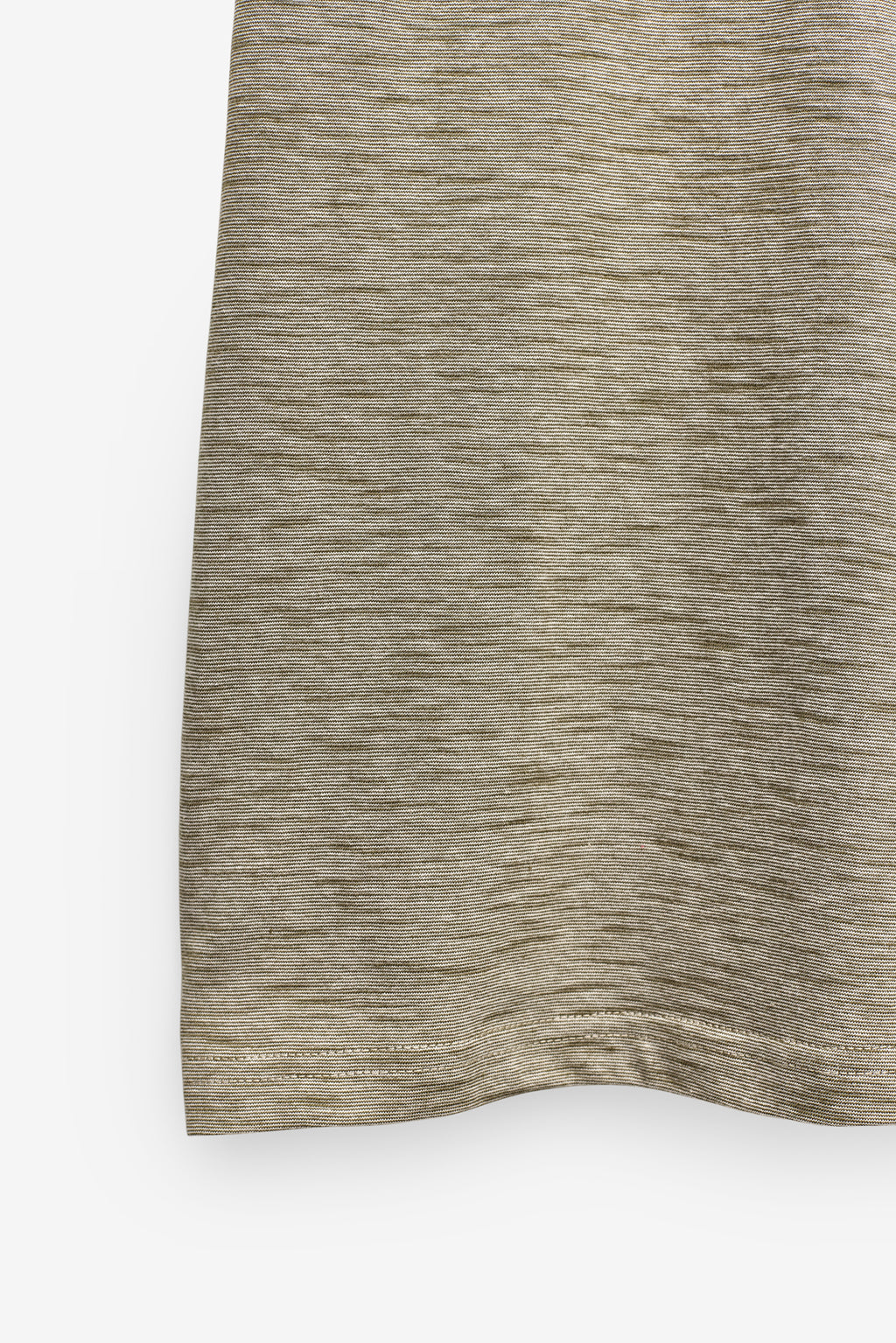 CAMISETA DE MICRORAYAS CON BOLSILLO