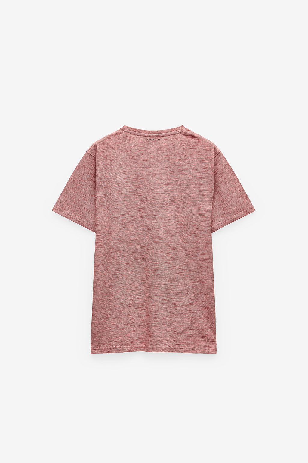T-SHIRT COM MICRO-RISCAS E BOLSO