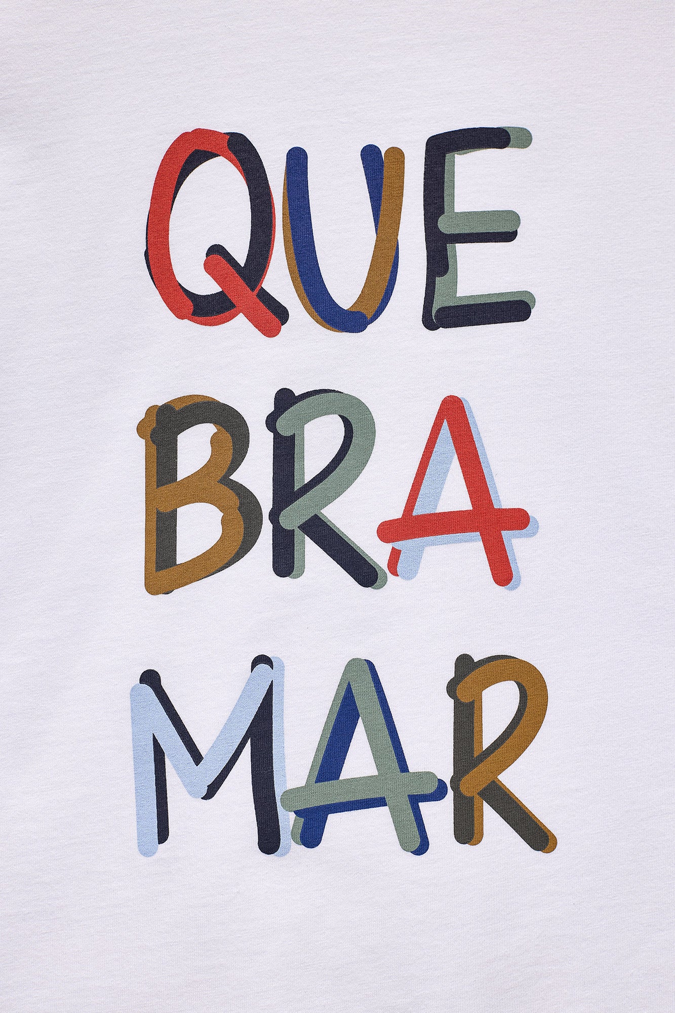 T-SHIRT COM PRINT QUEBRAMAR