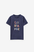 CAMISETA CON ESTAMPADO QUEBRAMAR