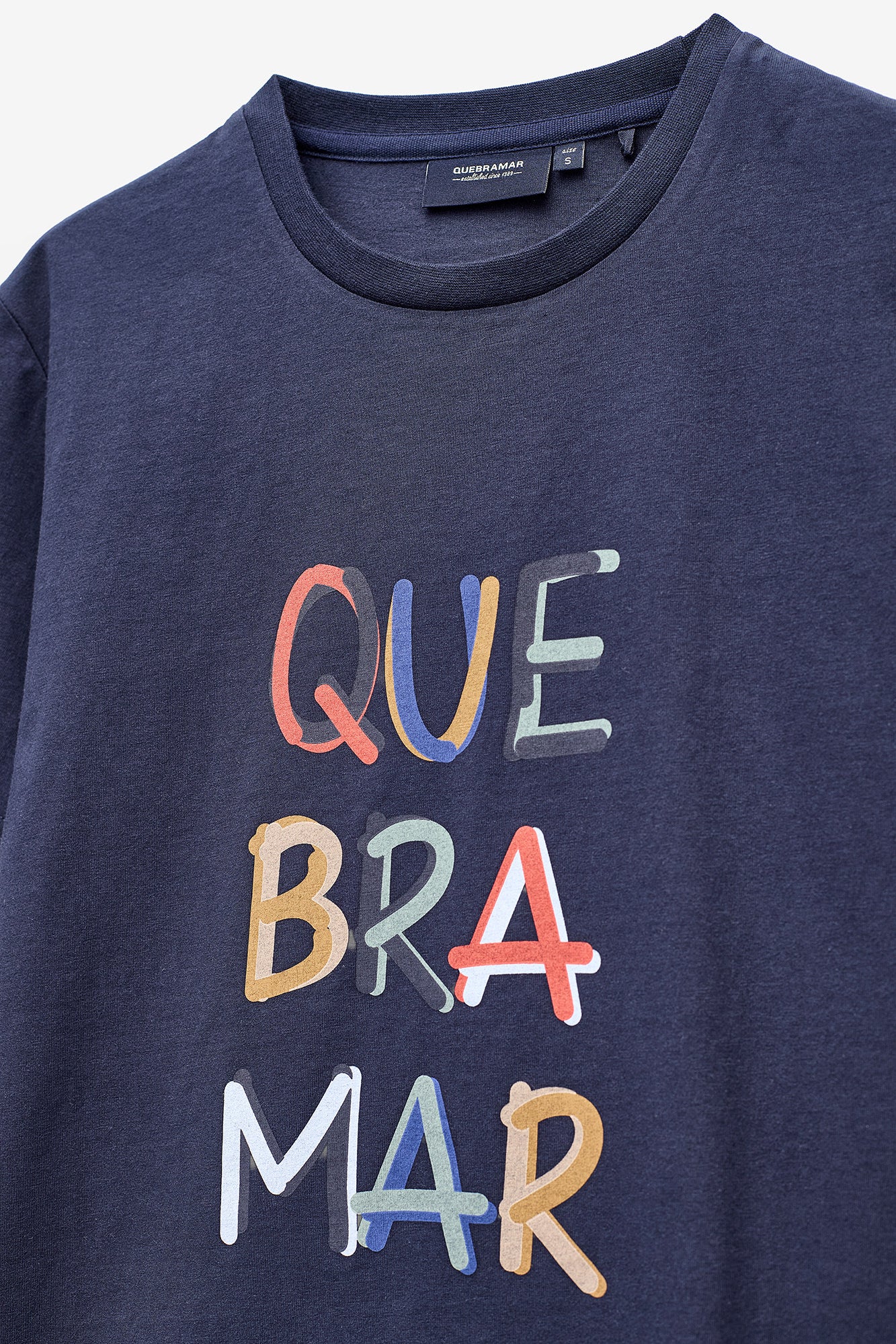 T-SHIRT COM PRINT QUEBRAMAR