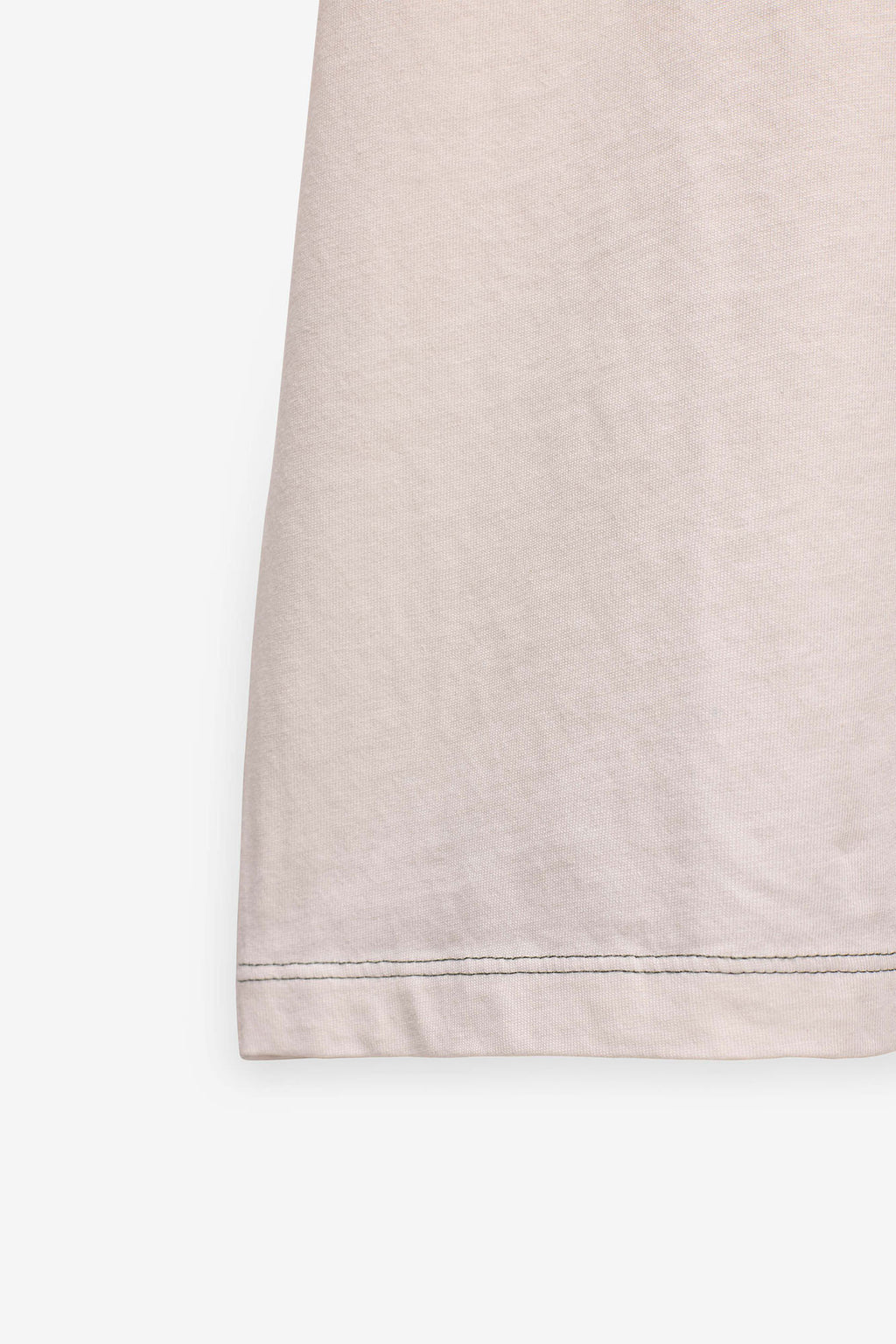CAMISETA CON LOGO EN CONTRASTE