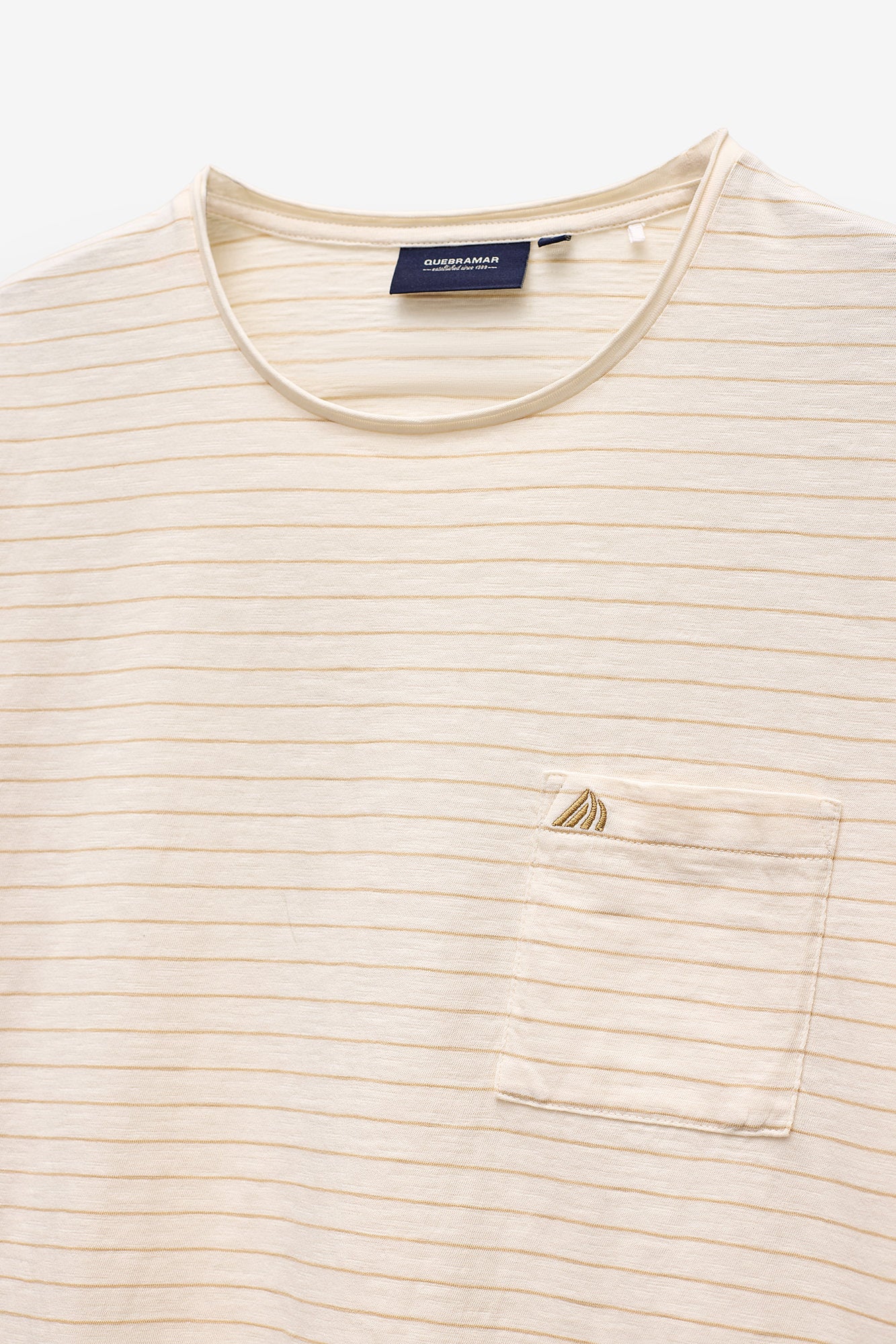 T-SHIRT ÀS RISCAS