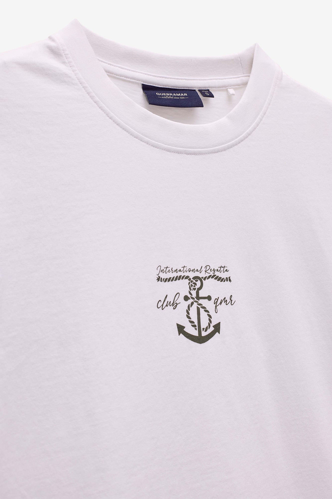 CAMISETA CON ESTAMPADO DE ANCLA