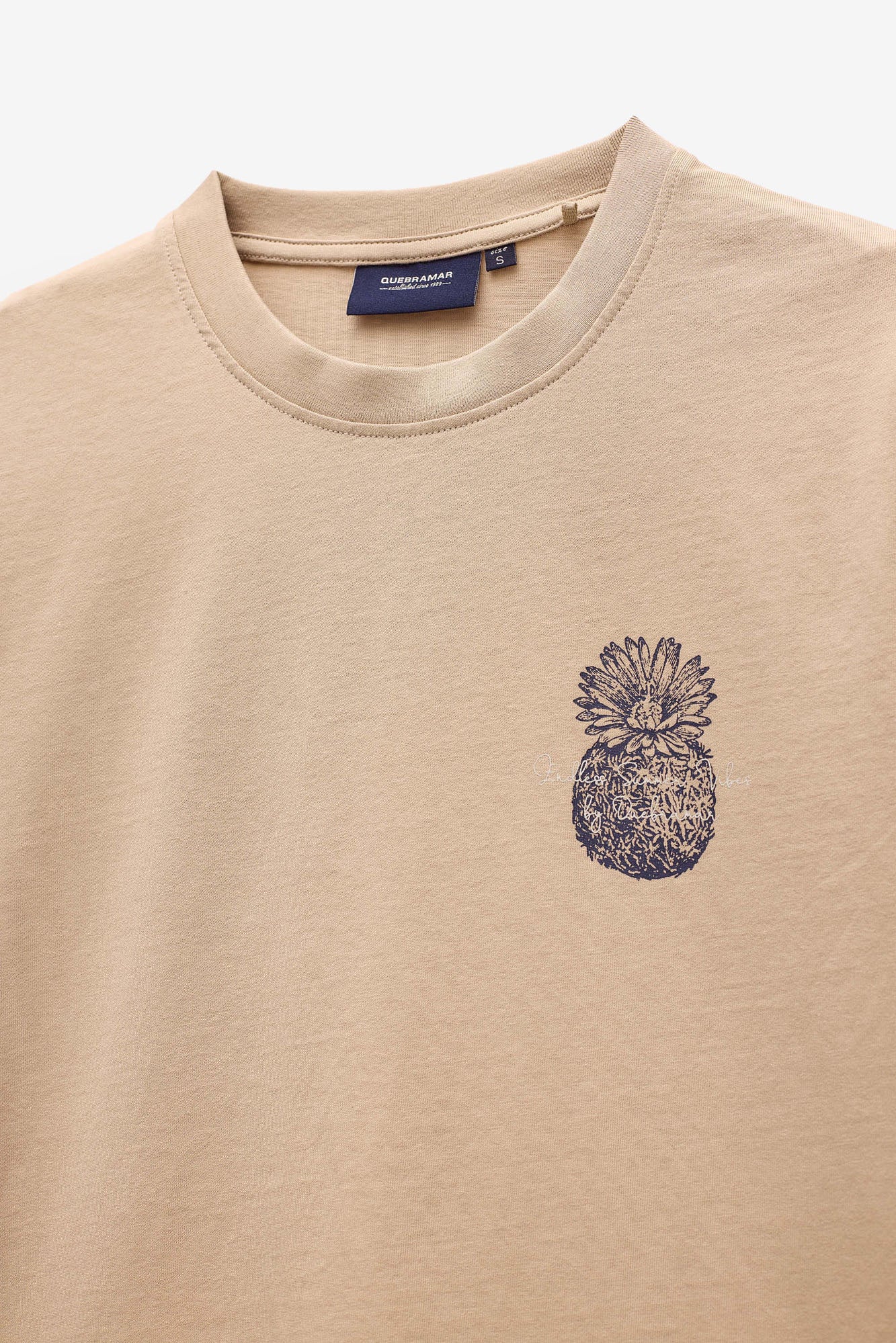CAMISETA CON ESTAMPADO