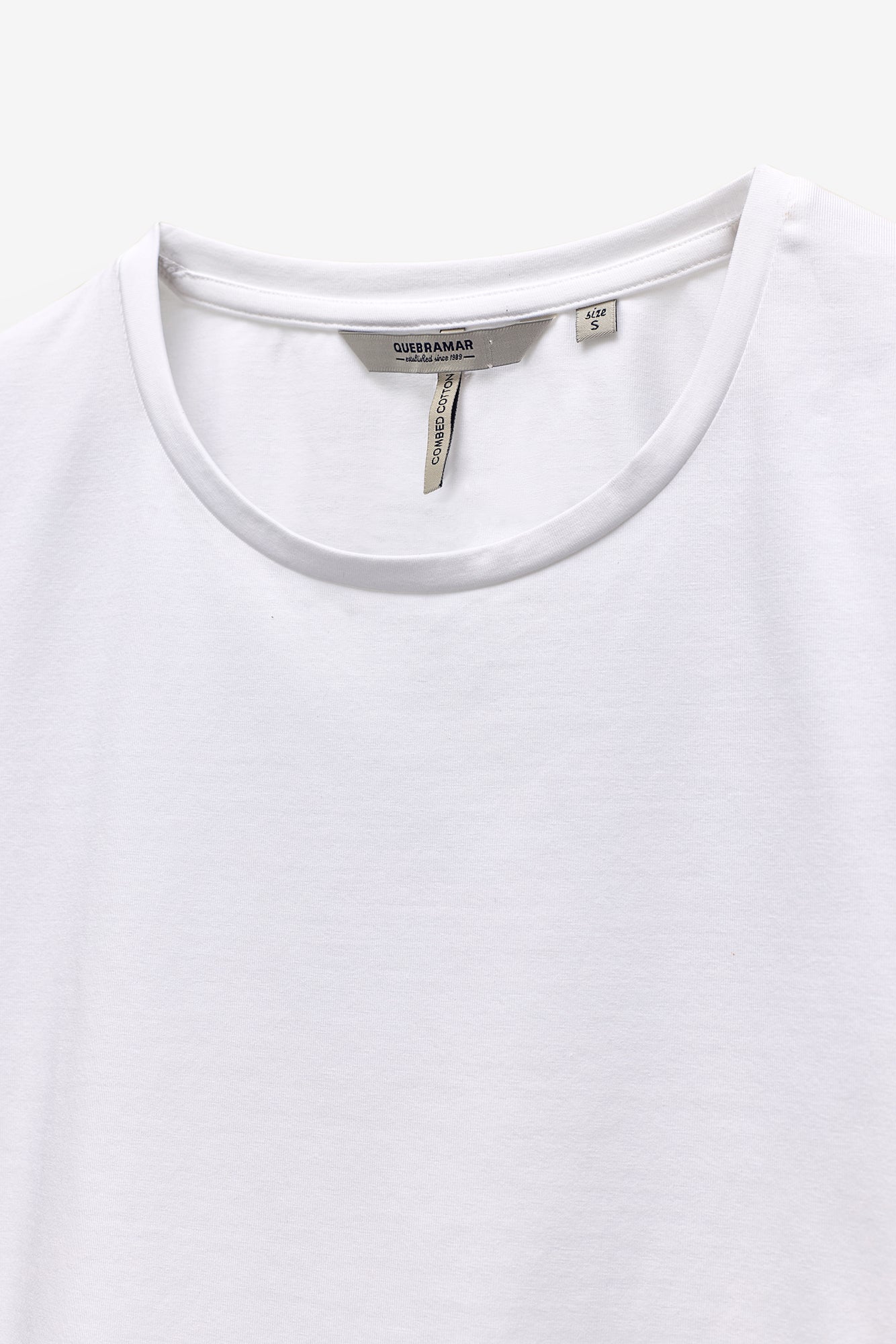 T-SHIRT BÁSICA COM ELASTANO