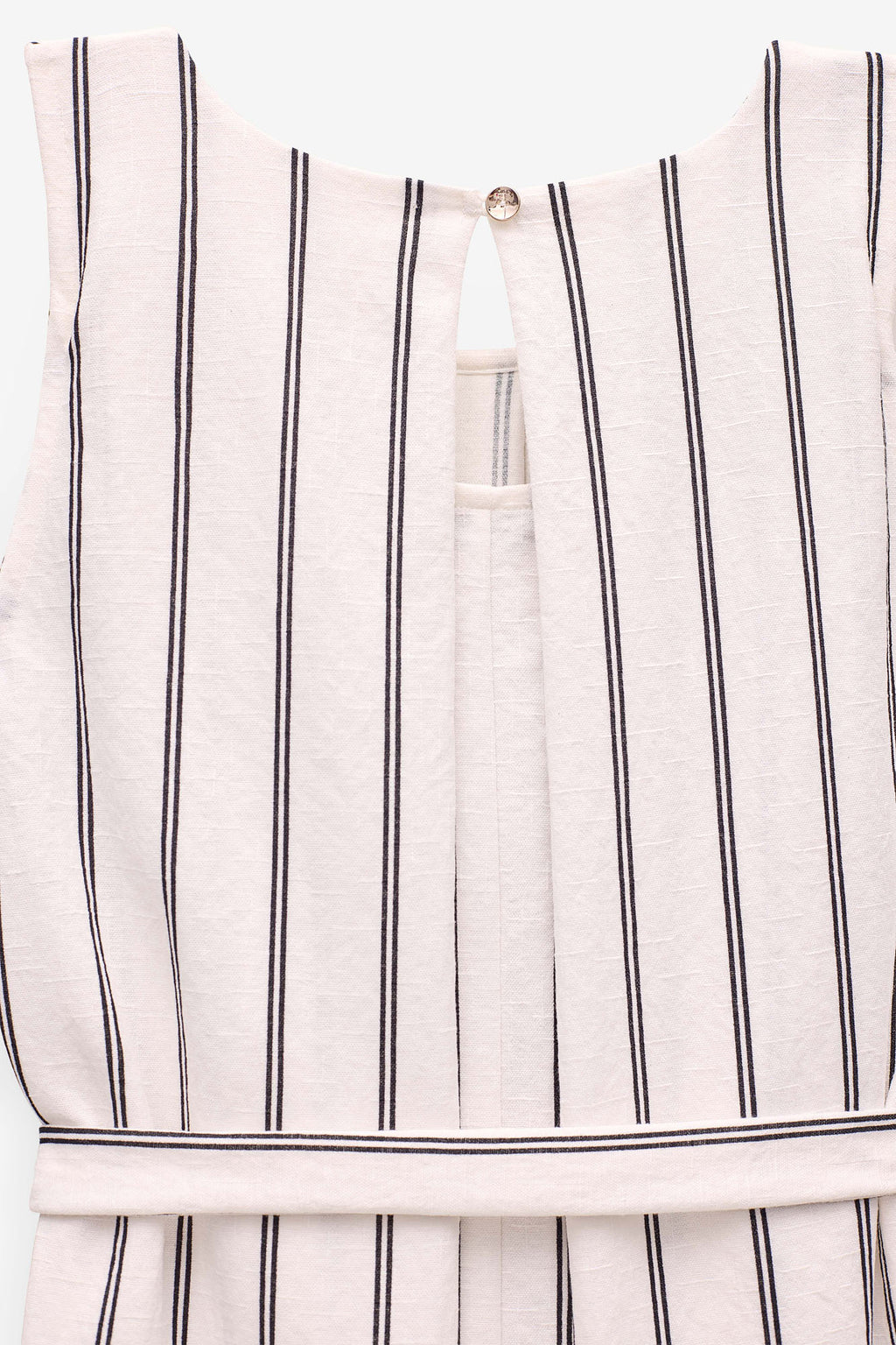 VESTIDO ÀS RISCAS COM PREGAS