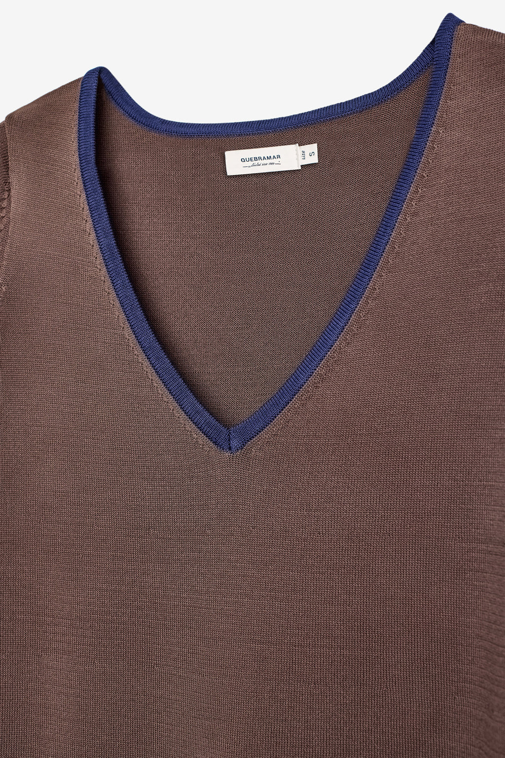 VESTIDO EM MALHA FRIA DECOTE EM V