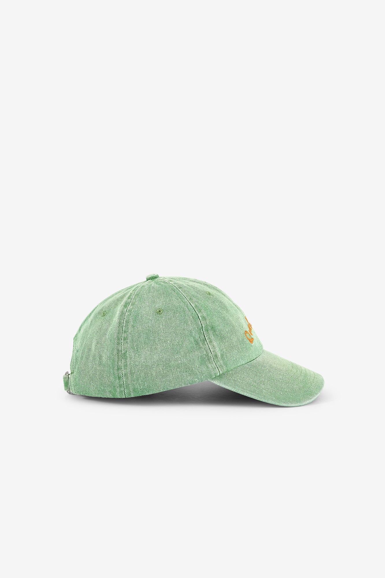 CAP COM LOGO EM CONTRASTE