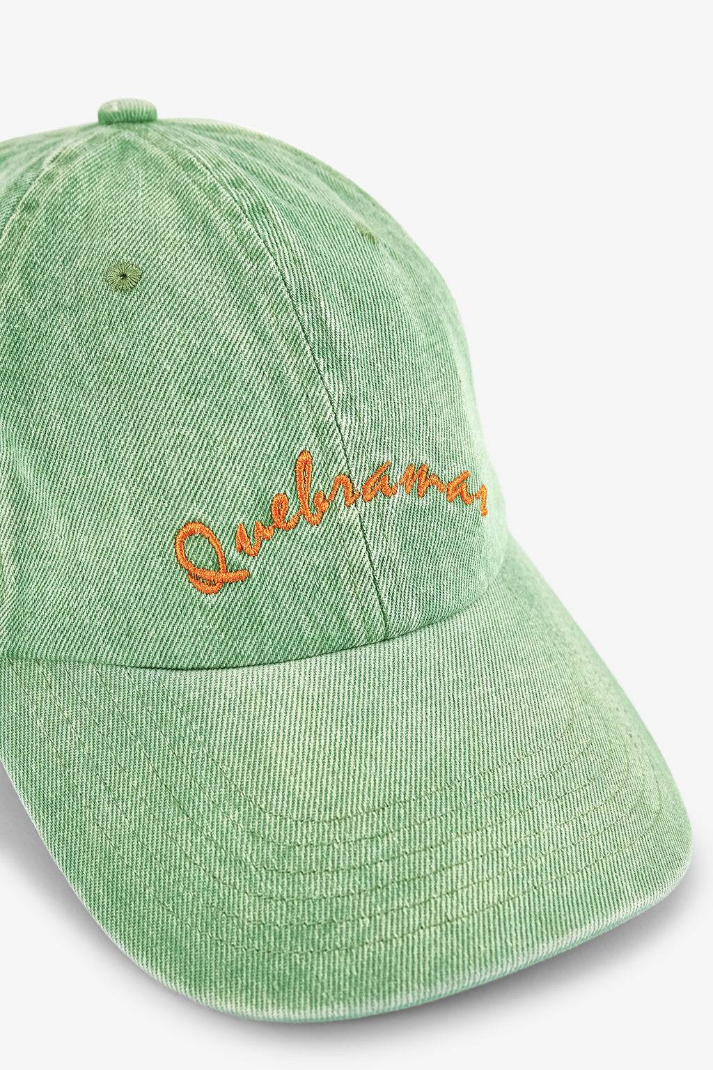 CAP COM LOGO EM CONTRASTE