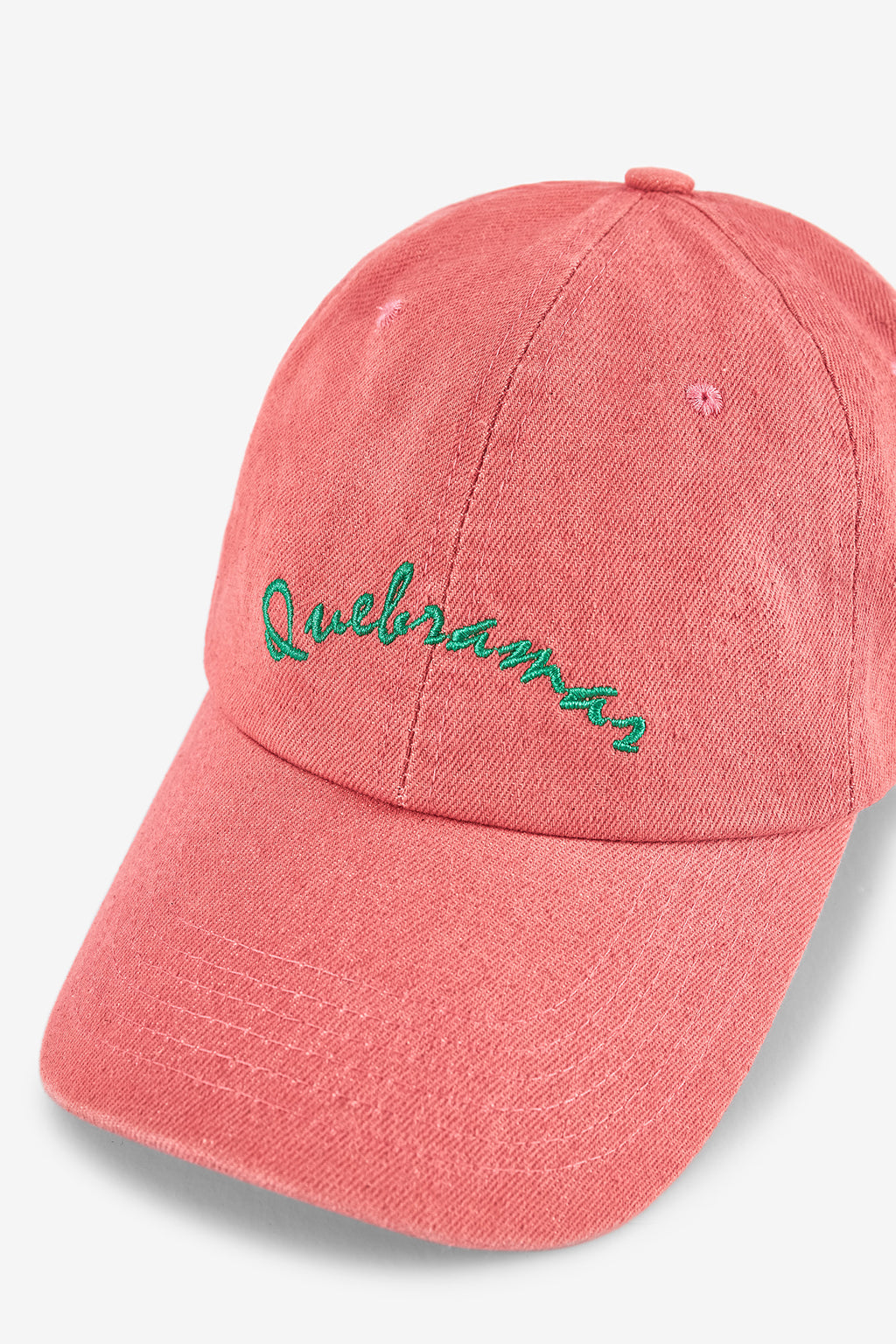 CAP COM LOGO EM CONTRASTE