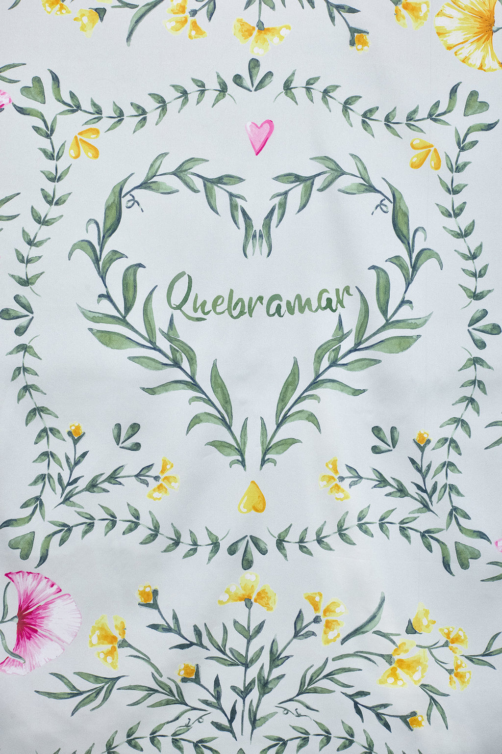 LENÇO FLORAL COM CORAÇÃO