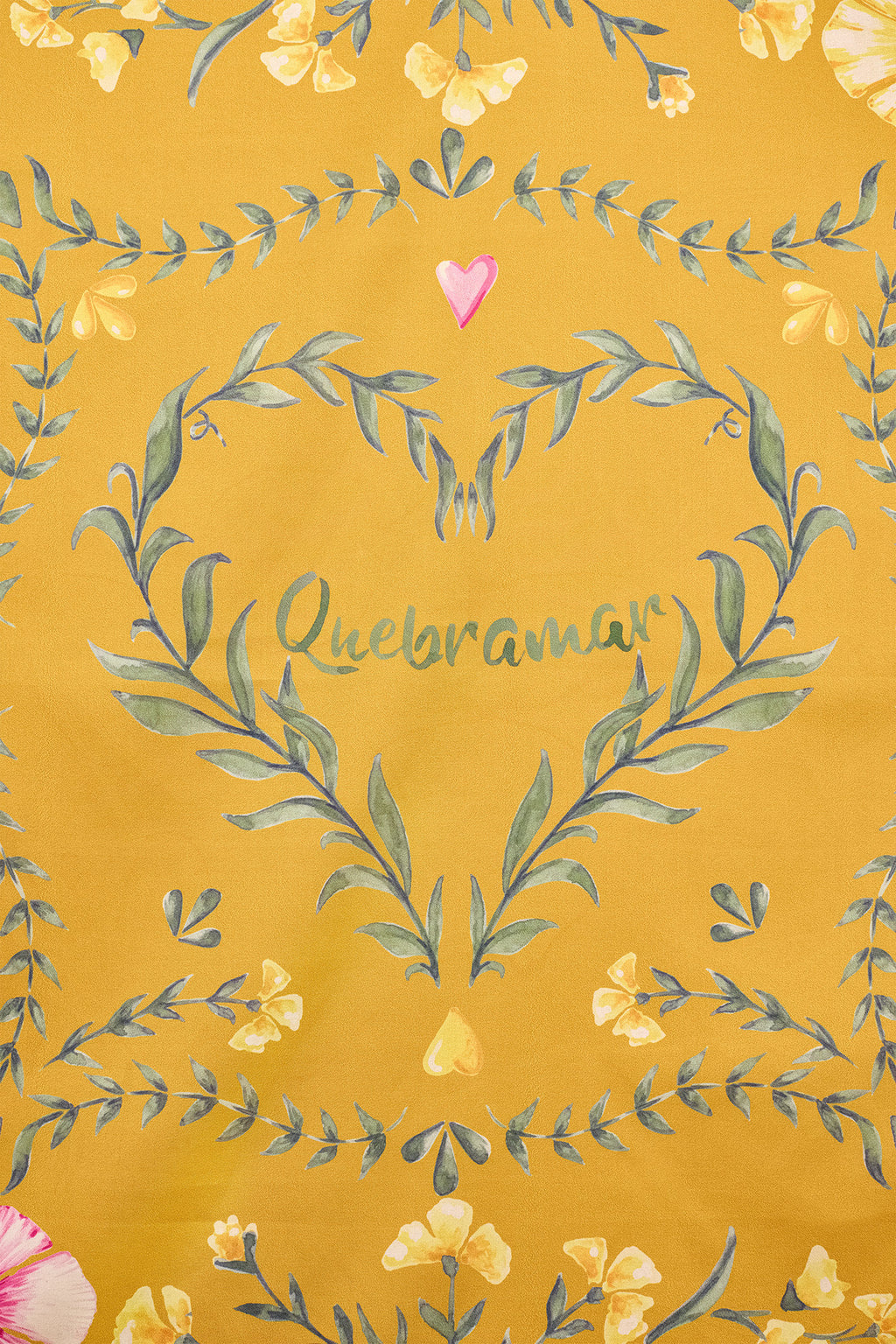 PAÑUELO FLORAL CON CORAZÓN