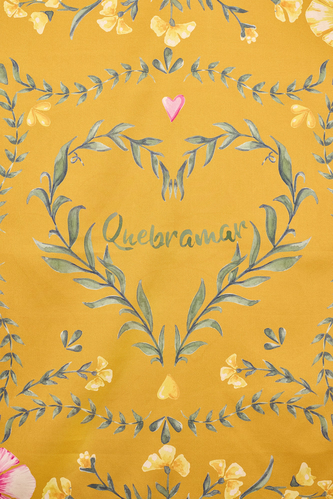 PAÑUELO FLORAL CON CORAZÓN