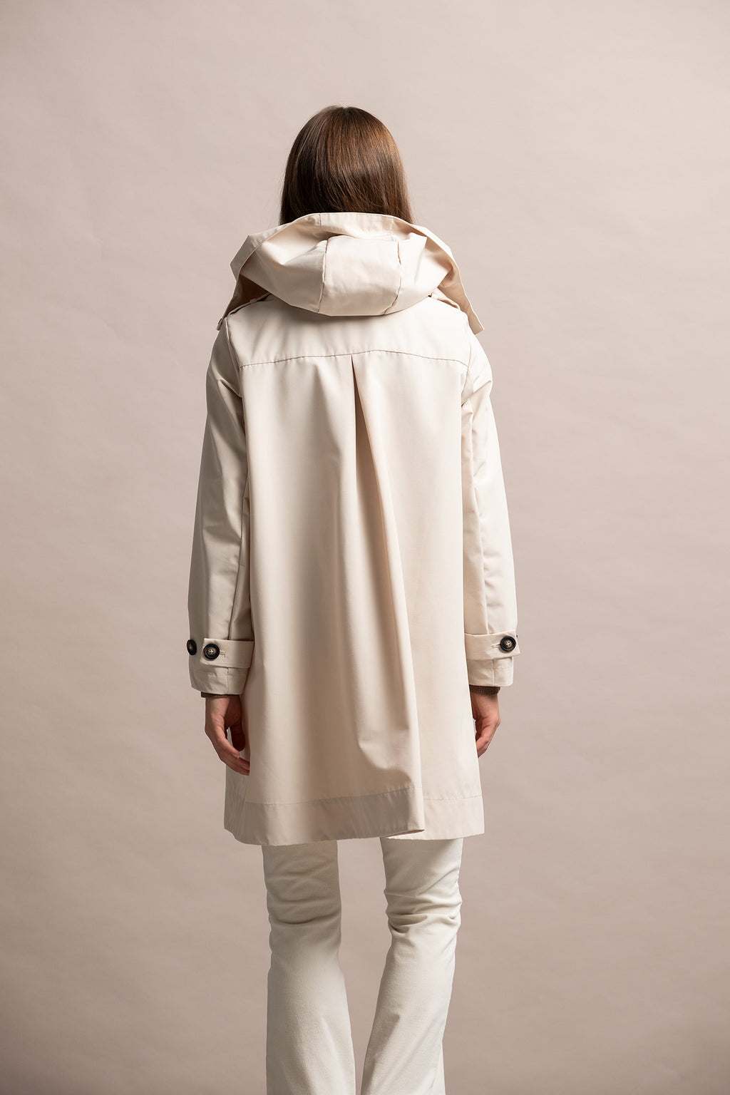GABARDINE CORTE MÉDIO COM CAPUZ