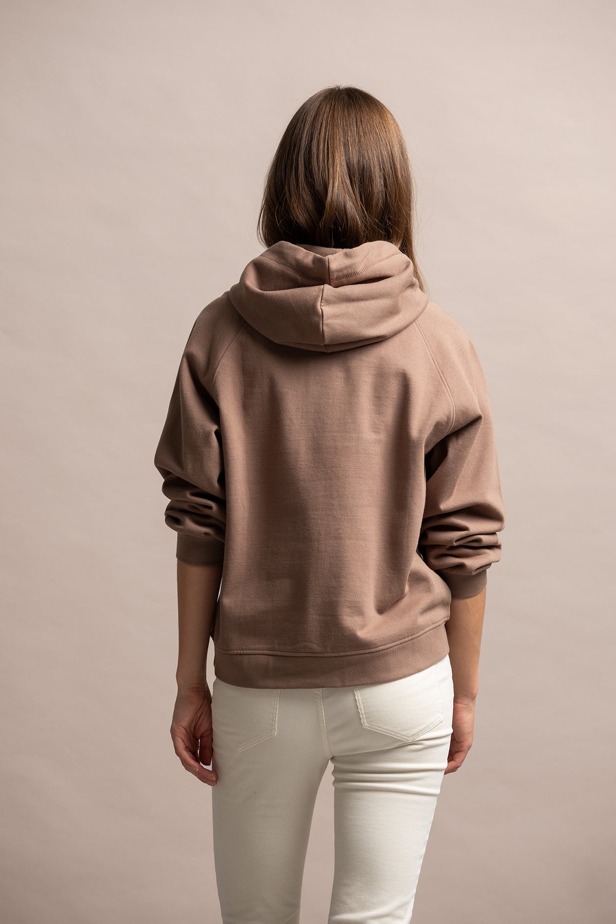 SWEATSHIRT COM CAPUZ E LOGO