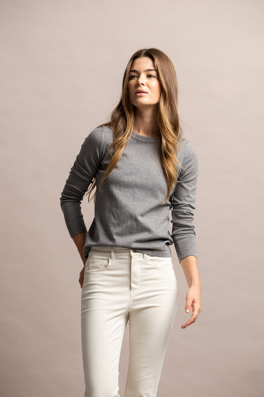 CAMISOLA DE MALHA COM DECOTE REDONDO