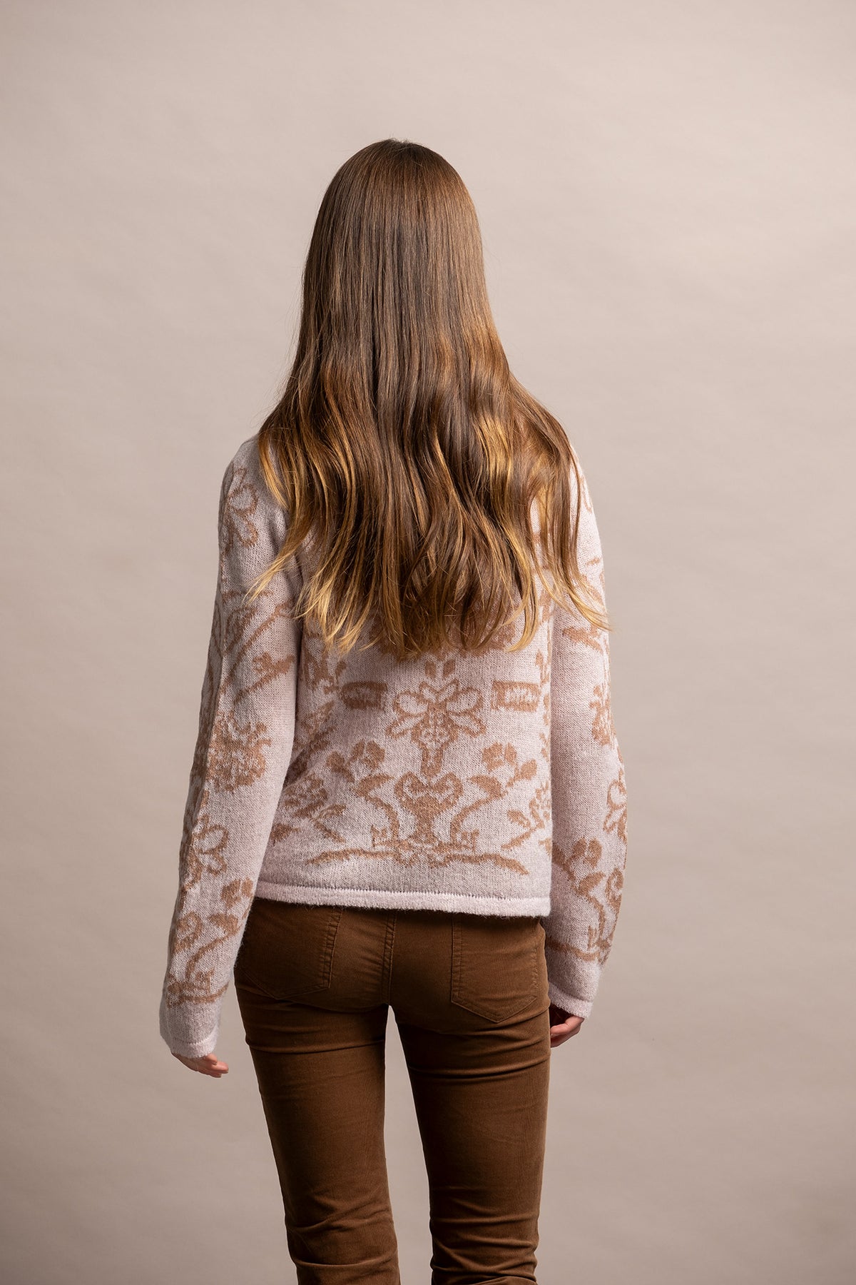 MALHA COM JACQUARD FLORAL