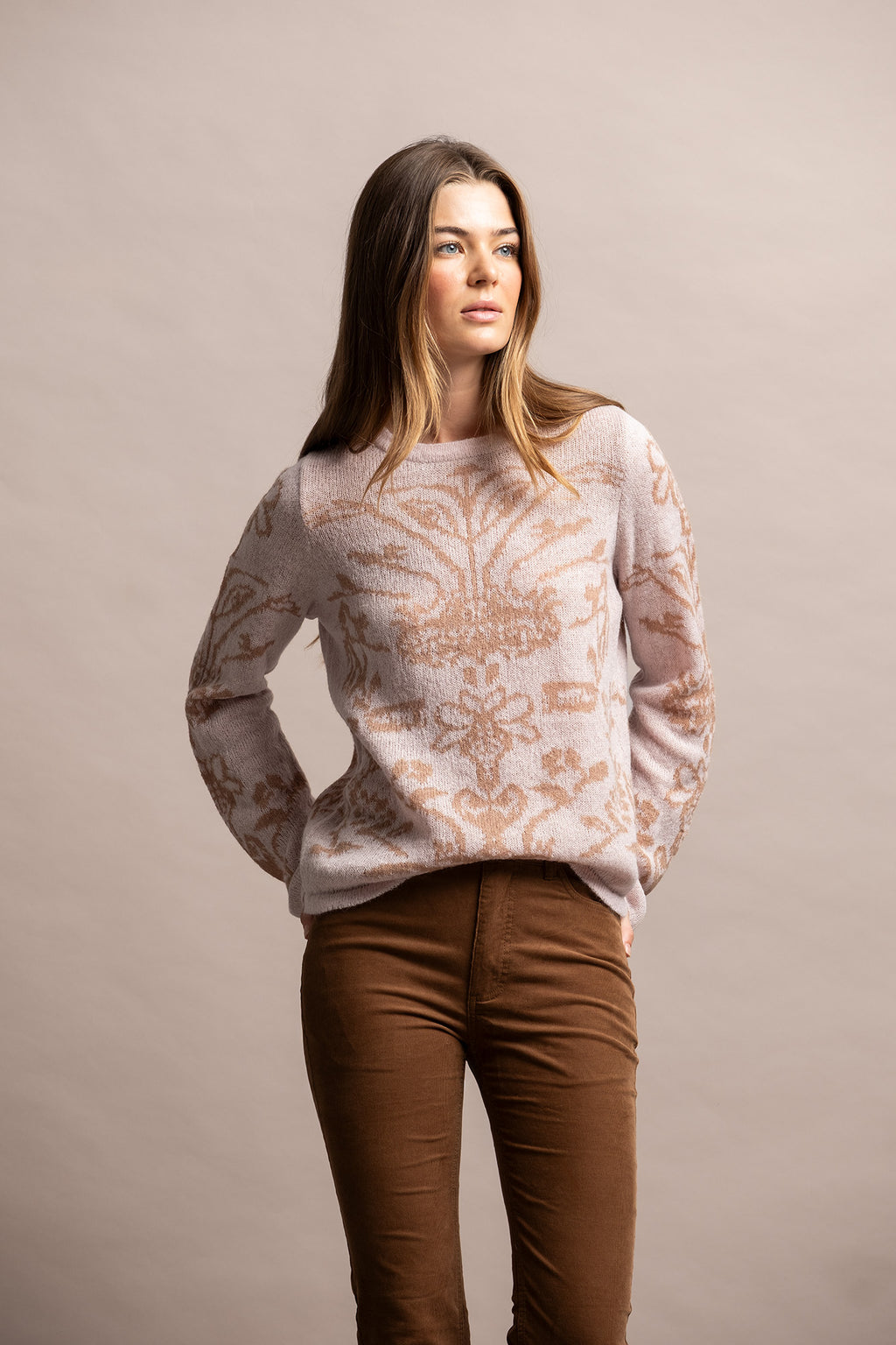 MALHA COM JACQUARD FLORAL