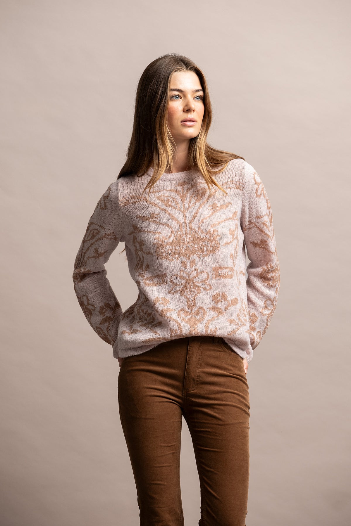MALHA COM JACQUARD FLORAL