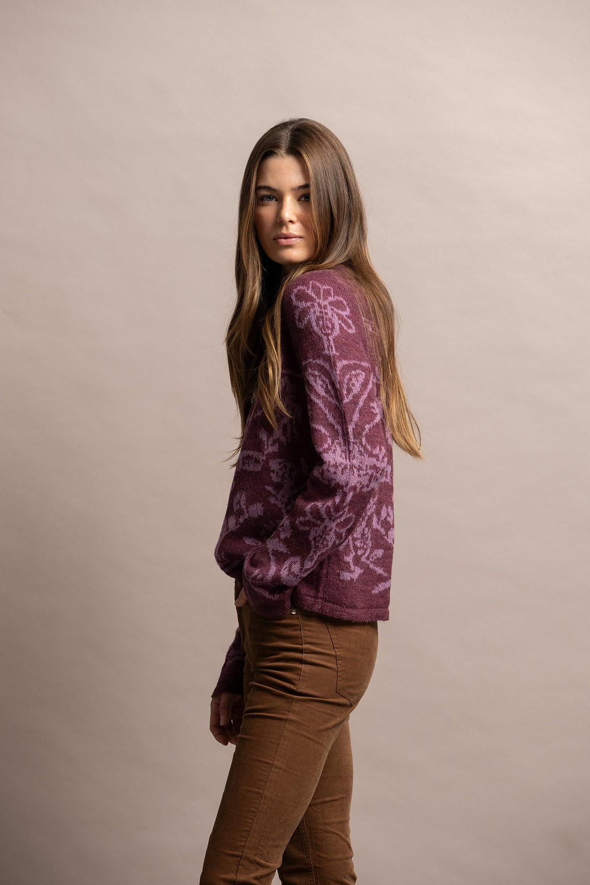 MALHA COM JACQUARD FLORAL