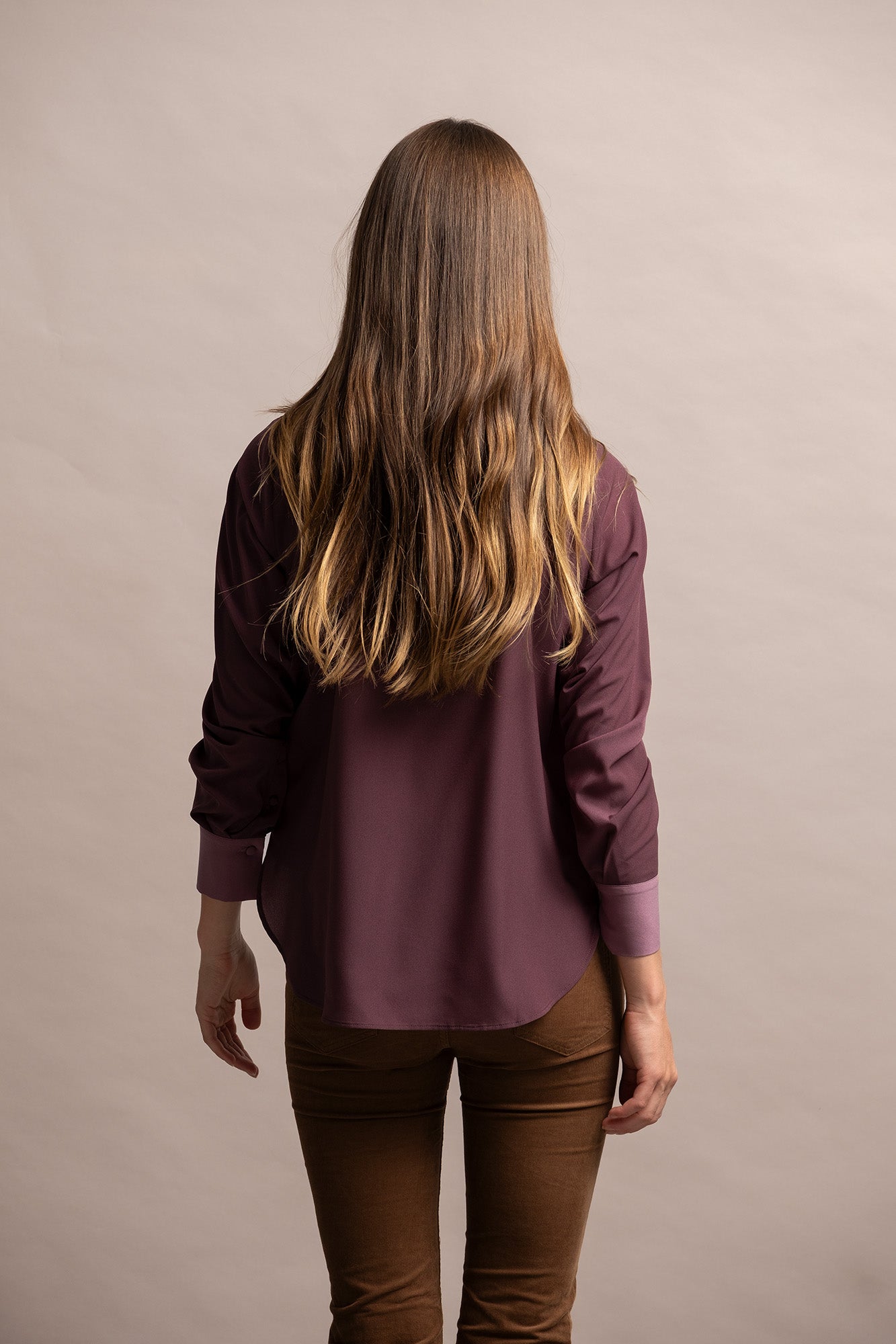 CAMISA COM CONTRASTE DE COR