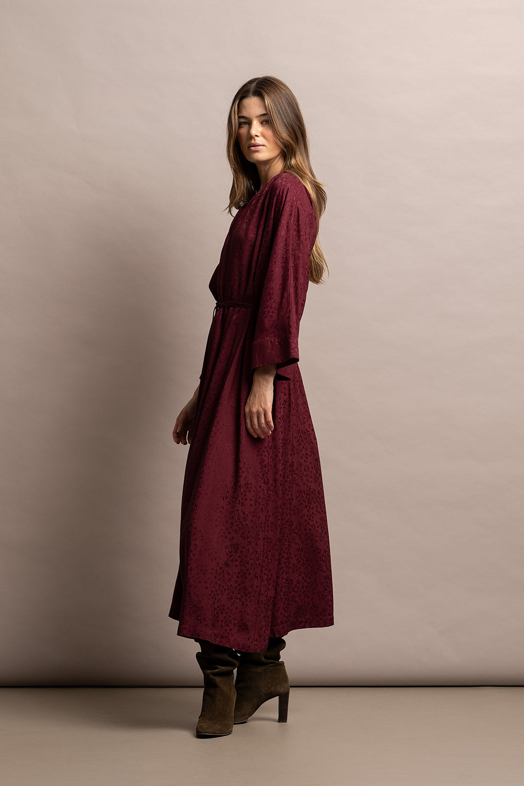 VESTIDO MIDI JACQUARD