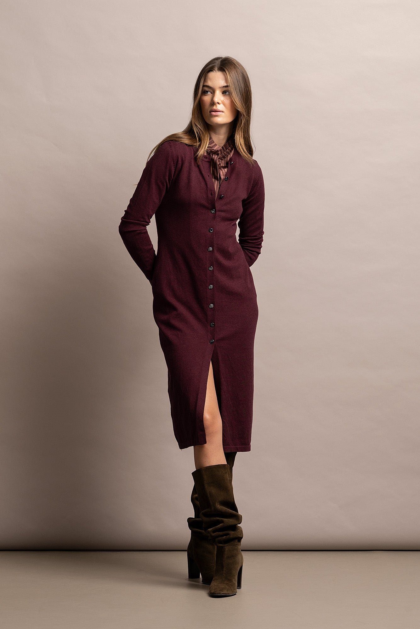 VESTIDO DE MALHA COM BOTÕES