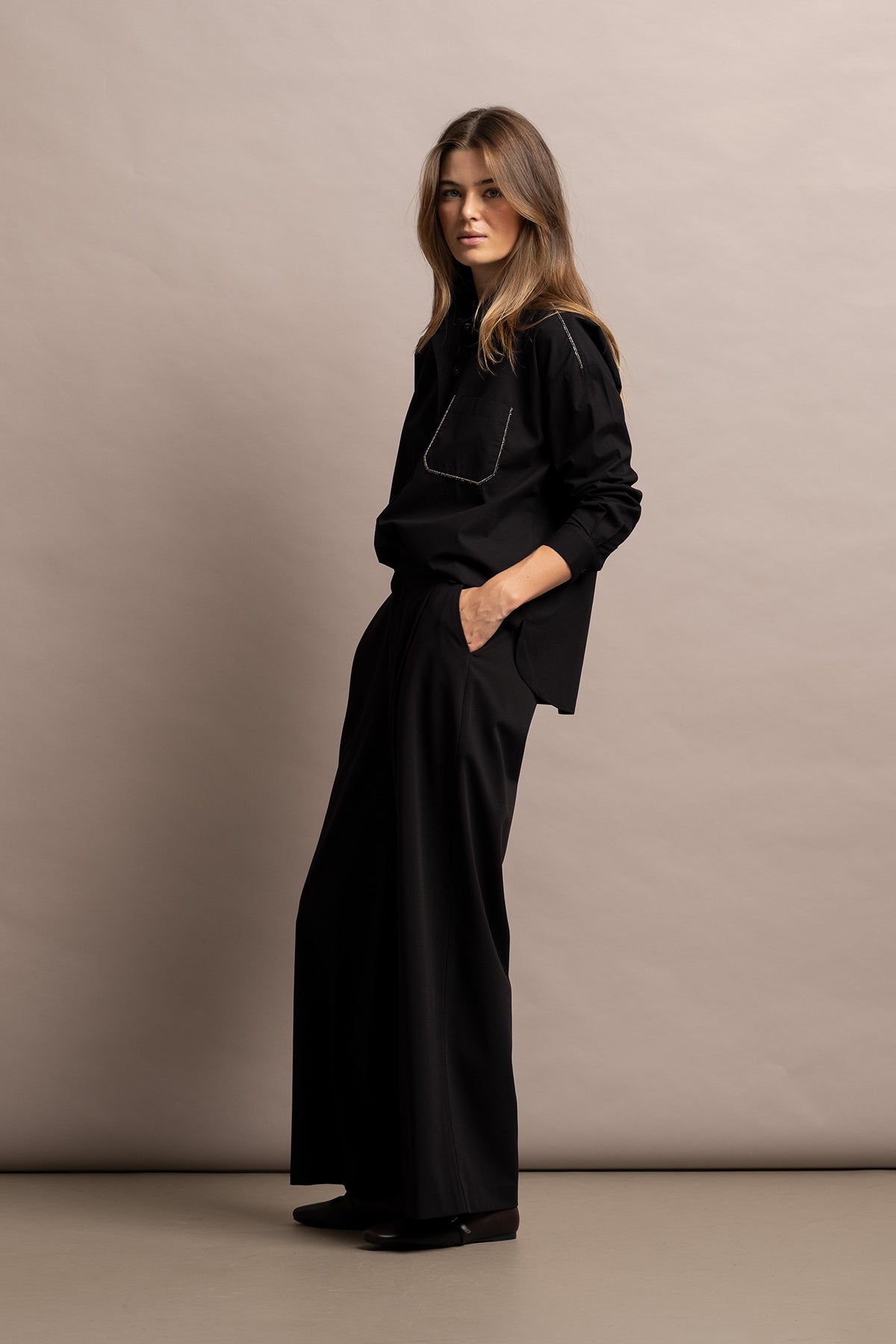 CAMISA OVERSIZE COM MISSANGAS