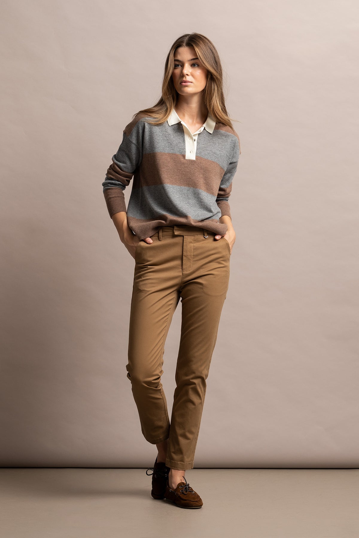 POLO DE MALHA ÀS RISCAS