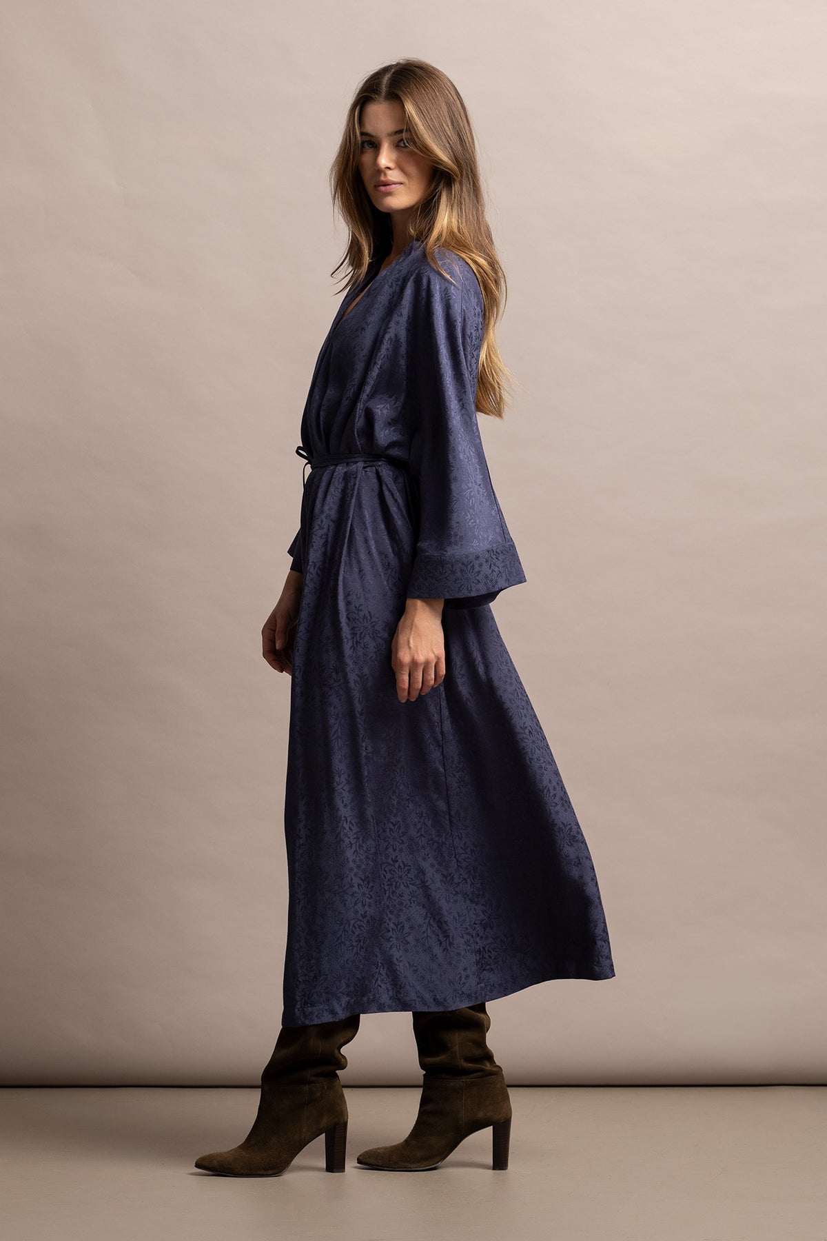 VESTIDO MIDI JACQUARD