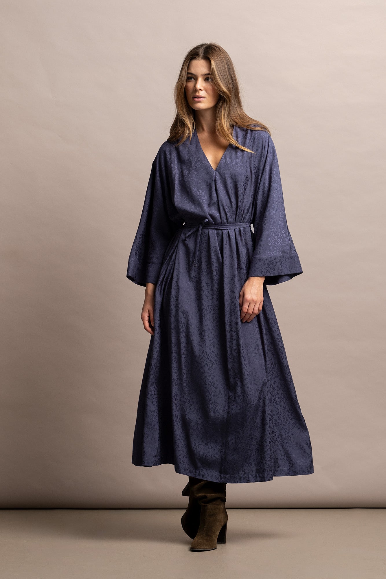 VESTIDO MIDI JACQUARD