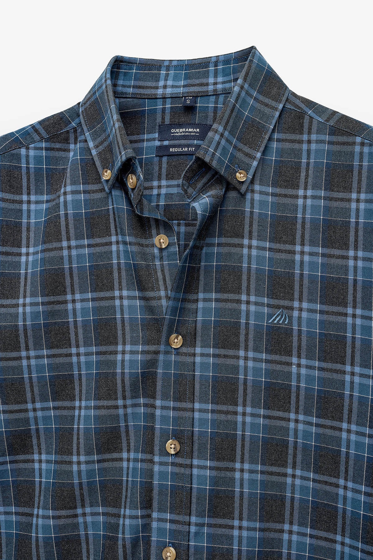 CAMISA AOS QUADRADOS