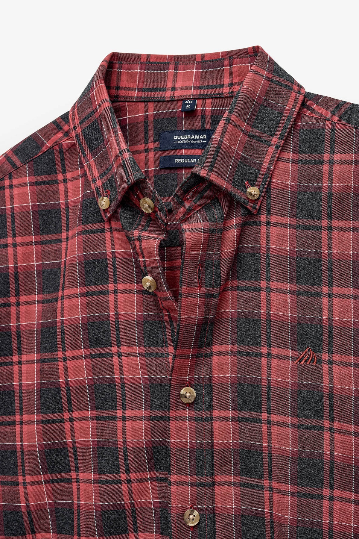 CAMISA AOS QUADRADOS