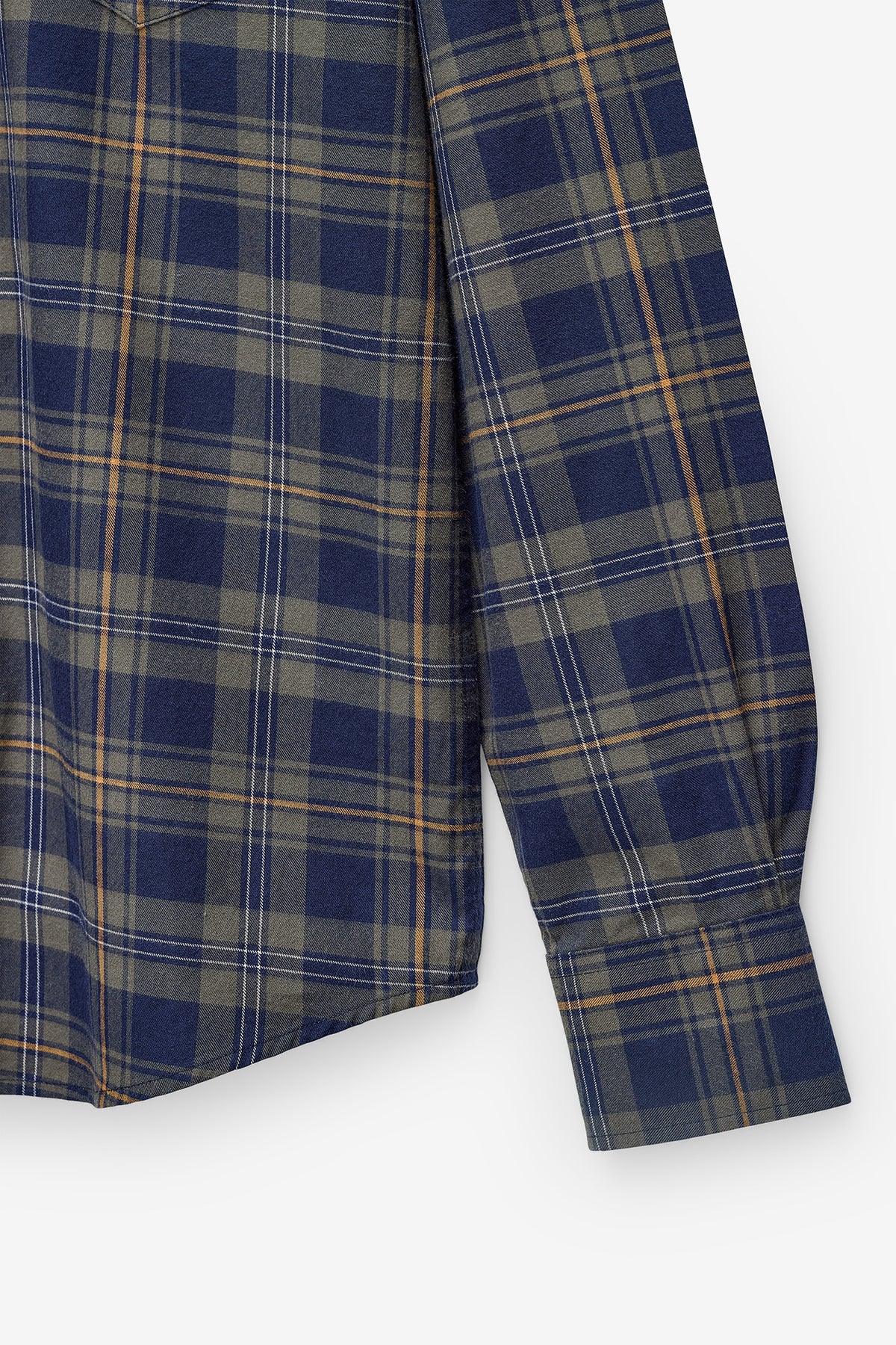 CAMISA AOS QUADRADOS