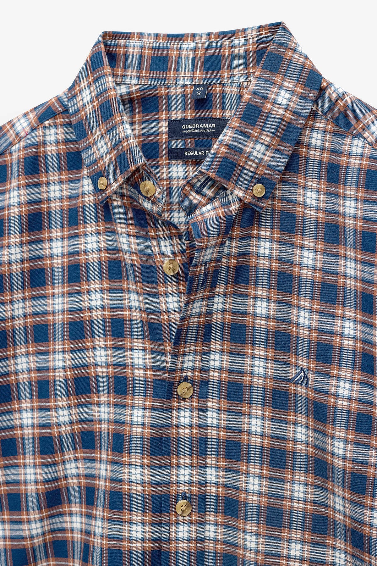 CAMISA AOS QUADRADOS