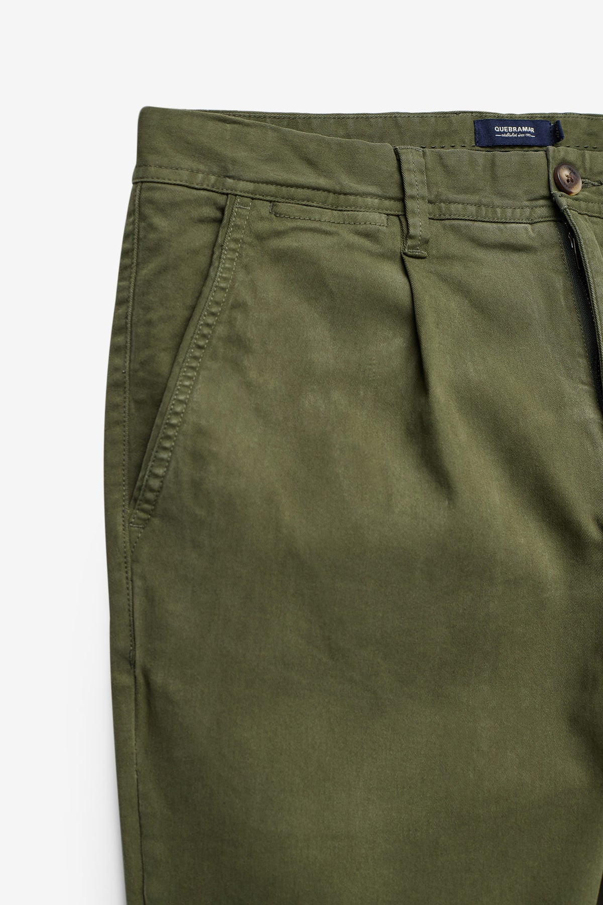 PANTALONES CHINO SARGAS CON PINZAS