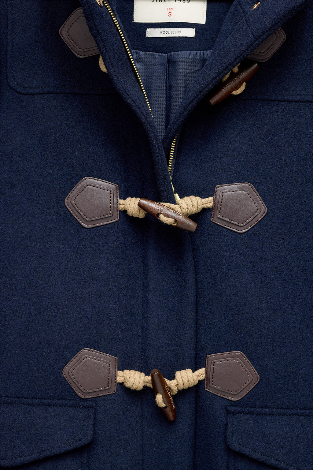 CHAQUETA DE PUNTO LARGO MEDIO CON CAPUCHA