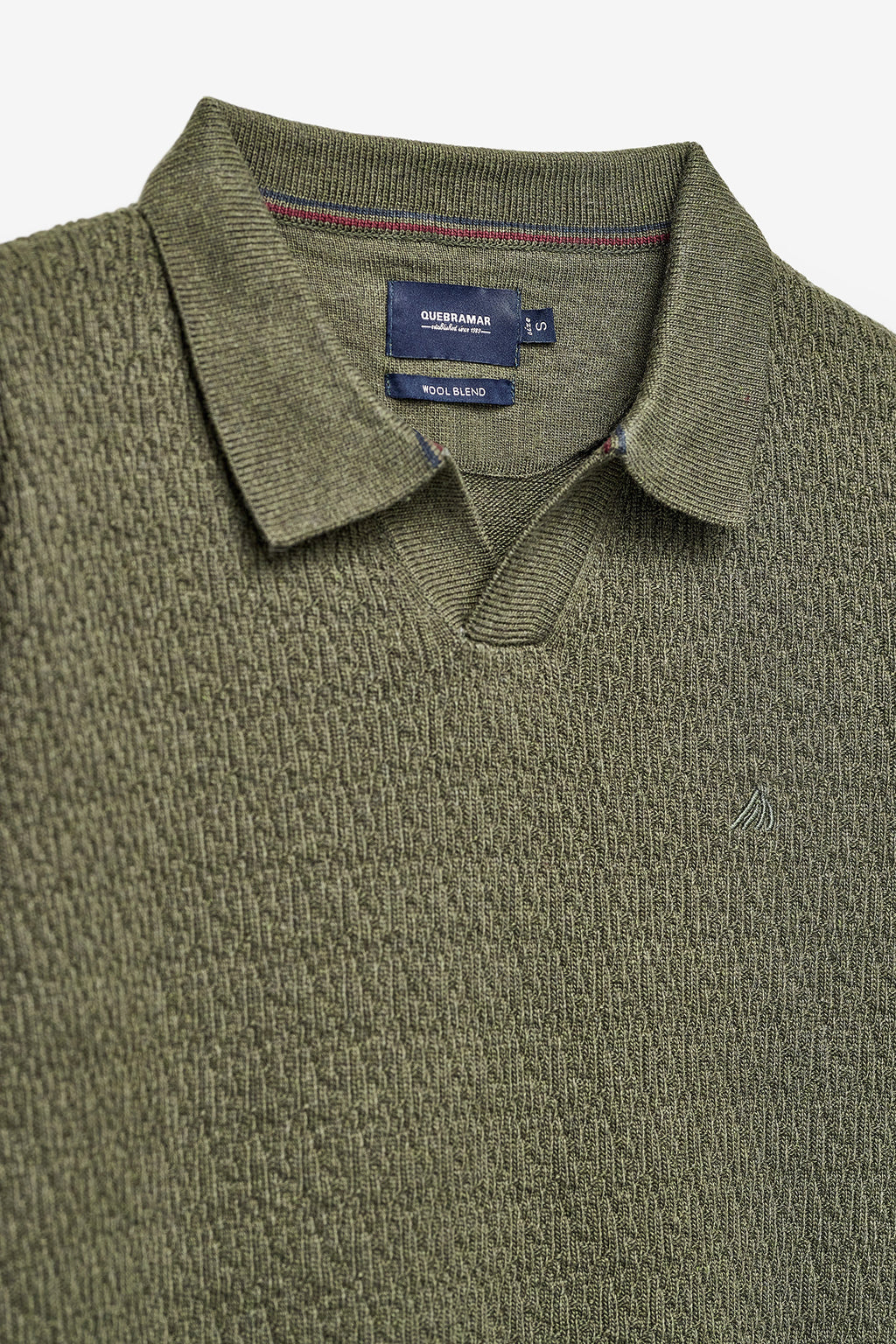 CAMISETA CON CUELLO POLO