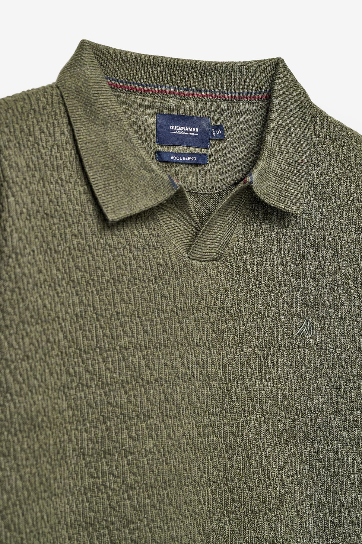 CAMISETA CON CUELLO POLO
