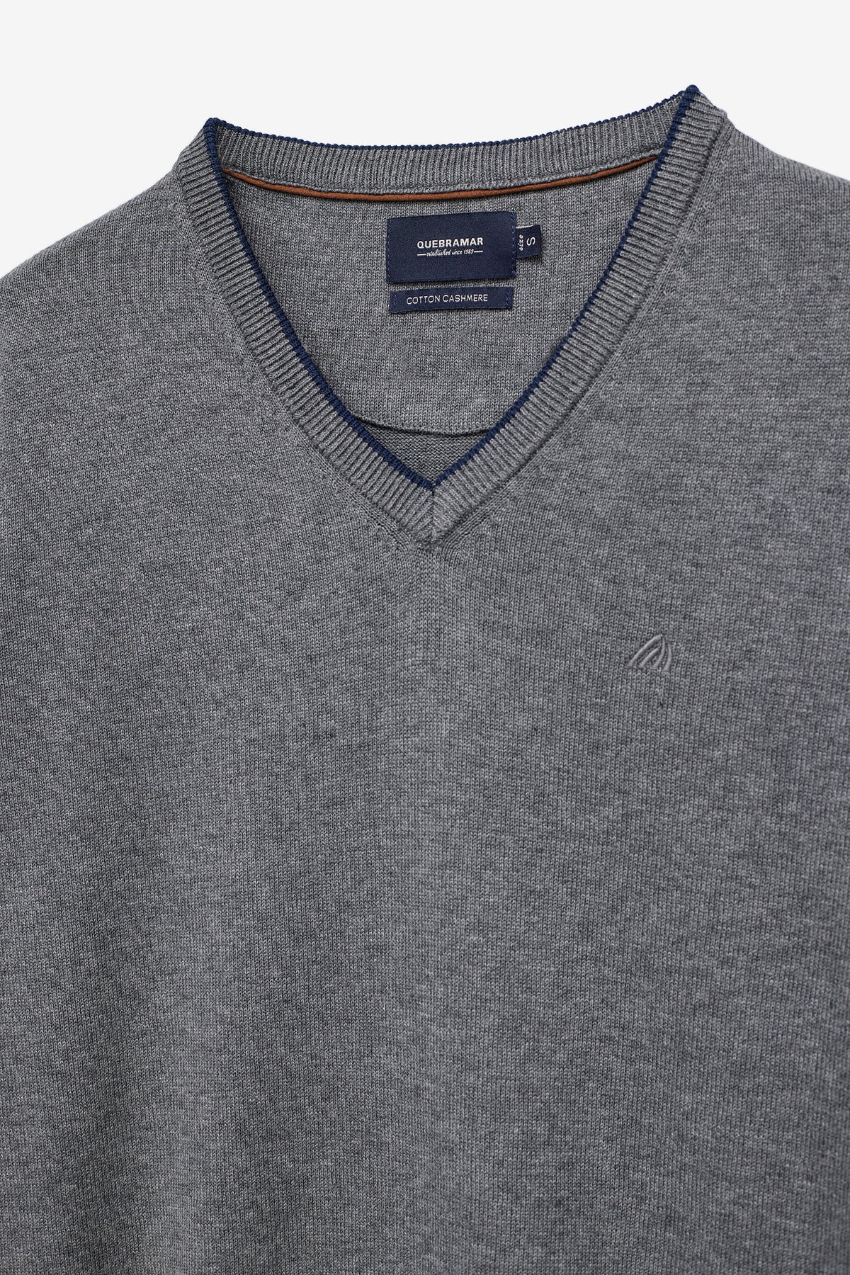JERSEY DE CASHMERE Y ESCOTE EN V